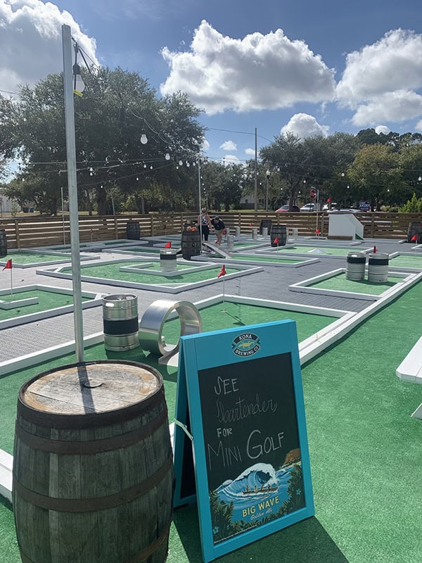 Par Bar Mini Golf & Bar
