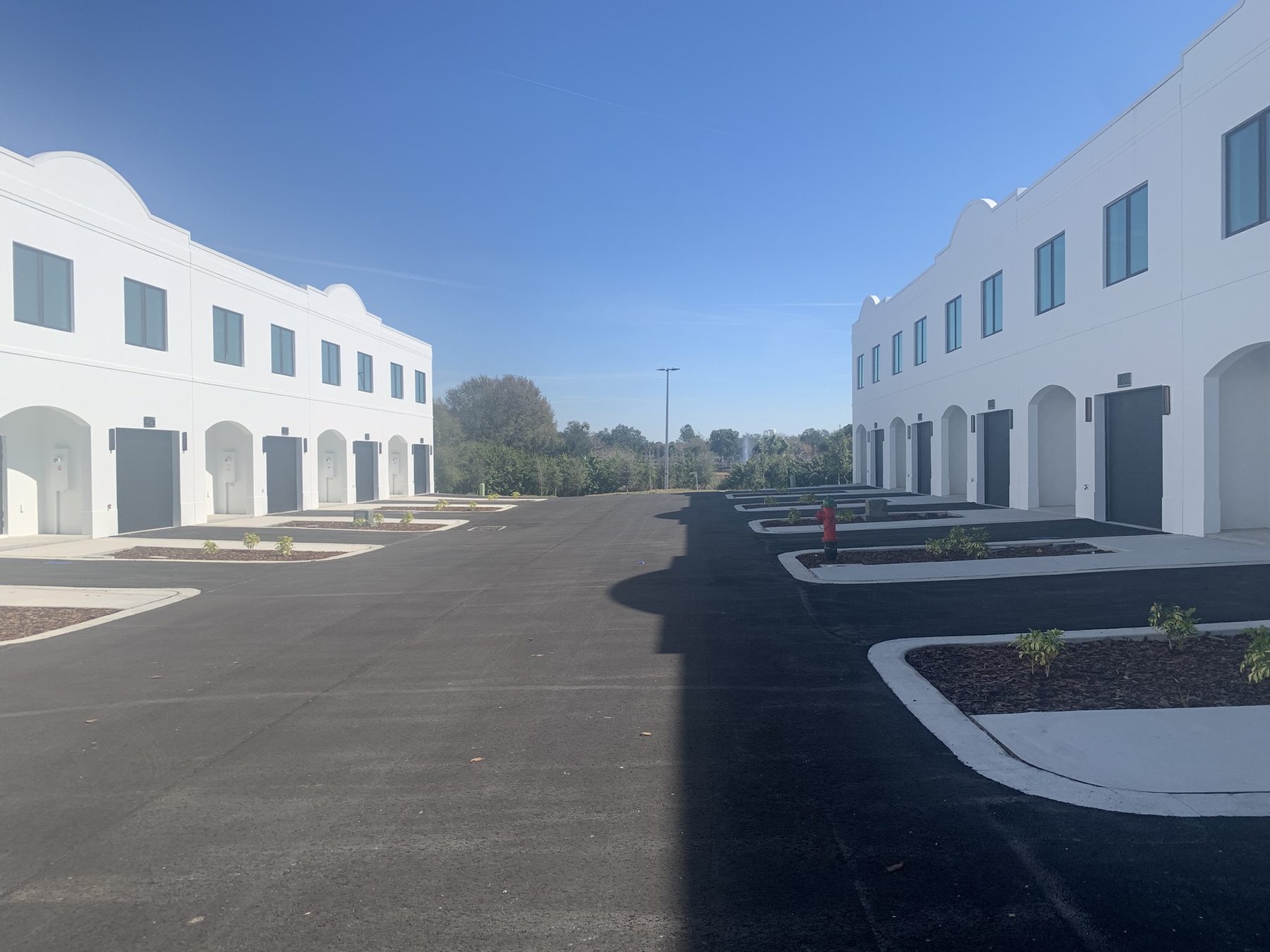 Gardens at Diana Point — Exterior Approach